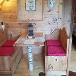 Shanti Insolites Et Espace Bien-etre Bordeaux Gerendaház Berson