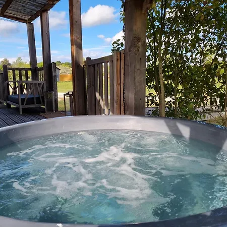 Lodge Shanti Insolites Et Espace Bien-etre Bordeaux Berson