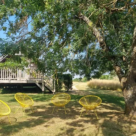 Shanti Insolites Et Espace Bien-etre Bordeaux بيت خشبي *