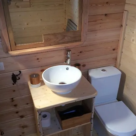 Shanti Insolites Et Espace Bien-etre Bordeaux Gerendaház *